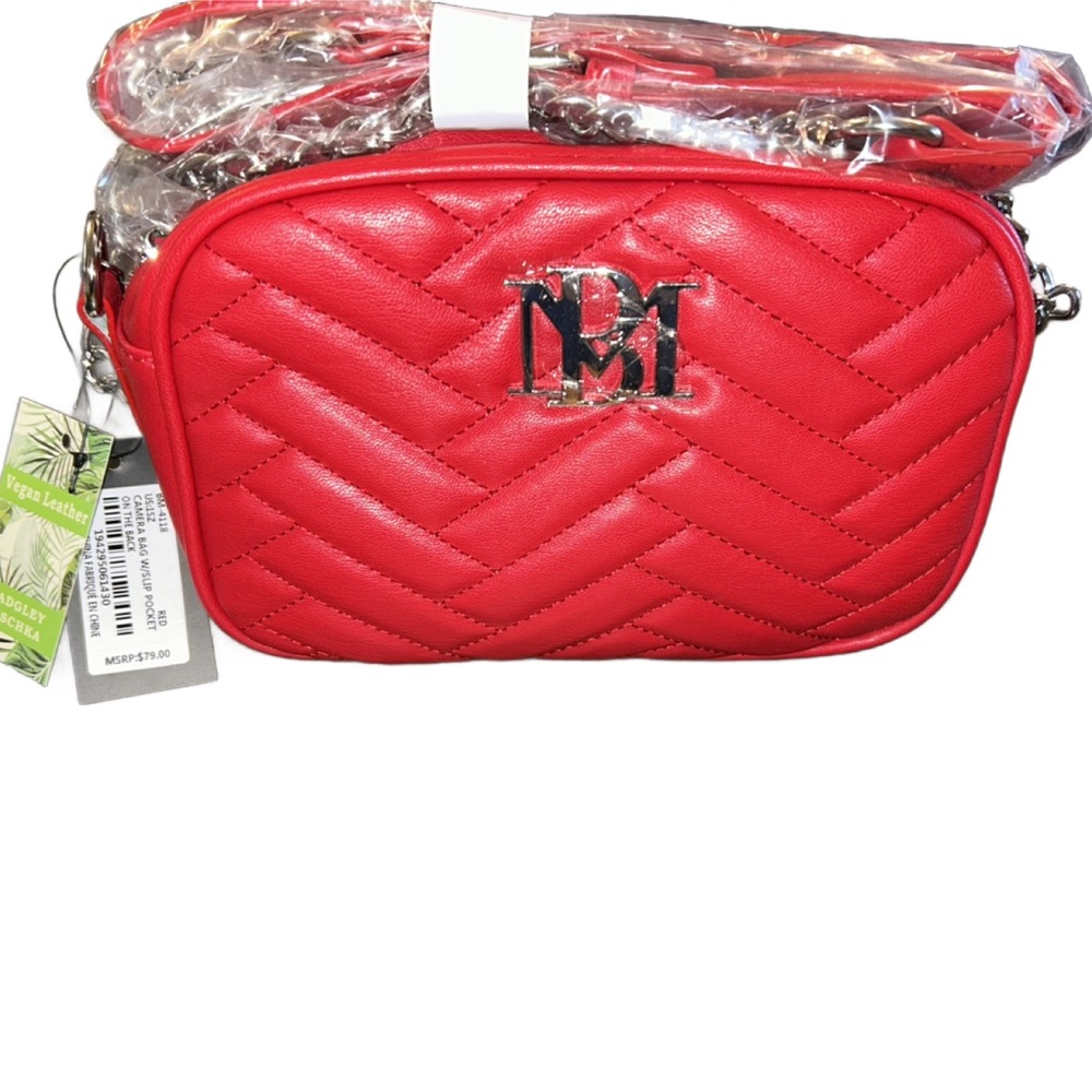 Badgley Mischka Camera Bag, NWT Christmas Red. Great Gift  BM-4118